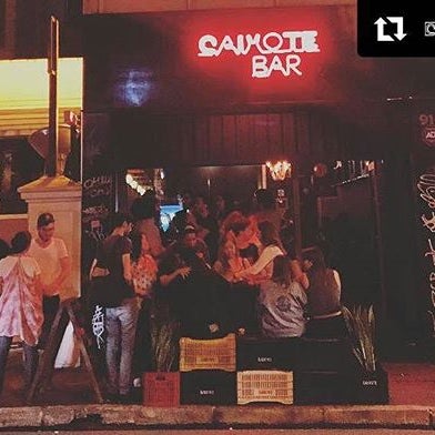 Foto scattata a Caixote Bar da Elly D. il 11/25/2016