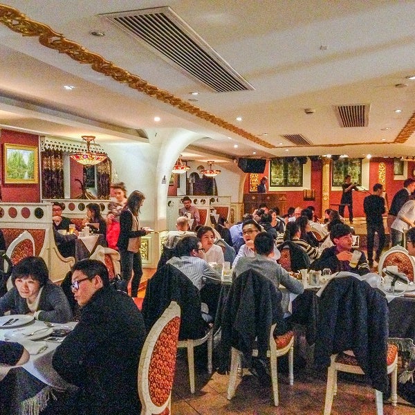 12/10/2014 tarihinde Red Square Russian Restaurantziyaretçi tarafından Red Square Russian Restaurant'de çekilen fotoğraf