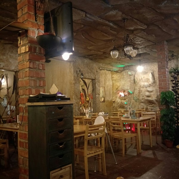 6/11/2017에 Hydn E.님이 The Cave Grill Restaurant &amp; Cafe에서 찍은 사진