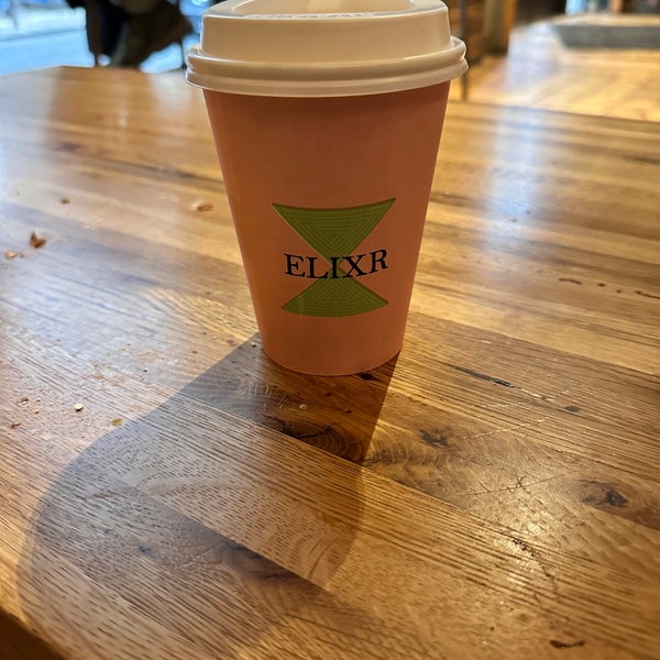 9/23/2023 tarihinde Elton L.ziyaretçi tarafından Elixr Coffee Roasters'de çekilen fotoğraf