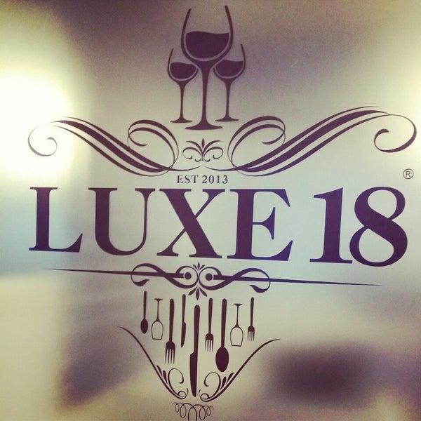 Foto diambil di LUXE 18 Restaurant &amp; Bistro oleh Manfred K. pada 11/30/2013