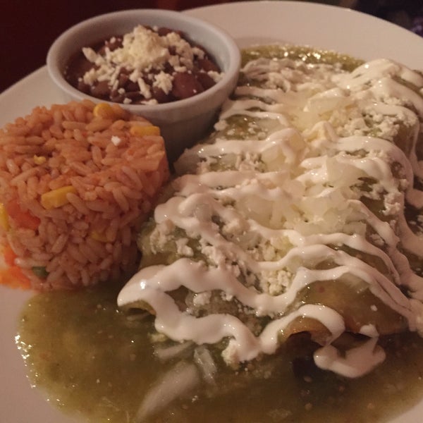 Foto tirada no(a) Los Amates Mexican Kitchen por Ajenn L. em 7/2/2015