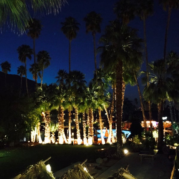 Foto tirada no(a) Caliente Tropics Resort Hotel por John em 4/11/2017