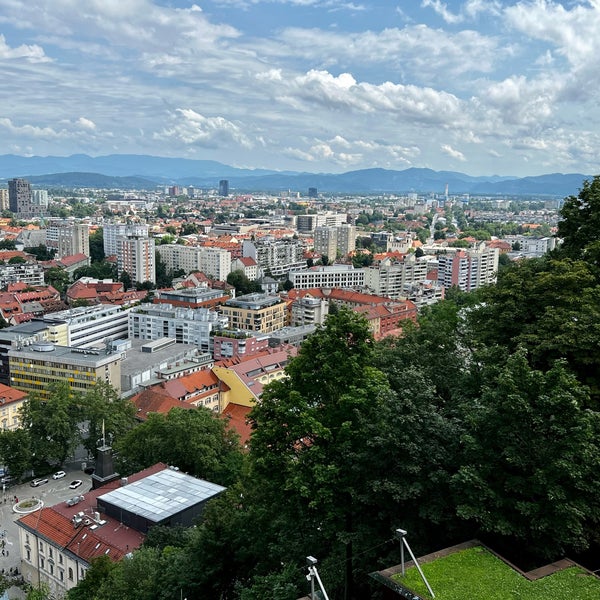 7/22/2023 tarihinde Johnziyaretçi tarafından Ljubljanski Grad | Ljubljana Castle'de çekilen fotoğraf