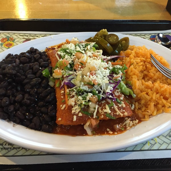 Enchiladas with pork and ranchero sauce were fantastic, rice and black beans were good too! Look for Rahr beer on special!