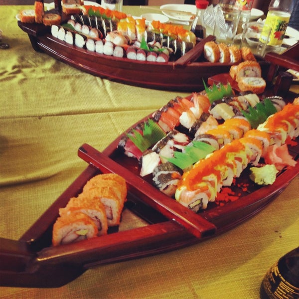 Jiro Sushi Bar Restaurante japonés en Urdesa