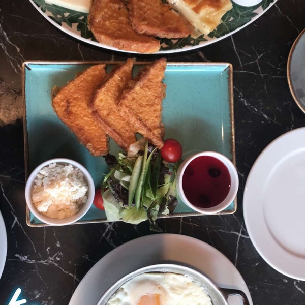 11/5/2018 tarihinde Jee💕ziyaretçi tarafından The MOON Restaurant &amp; Cafe'de çekilen fotoğraf
