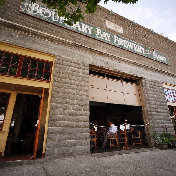 Foto scattata a Boundary Bay Brewery da Boundary Bay Brewery il 6/10/2015