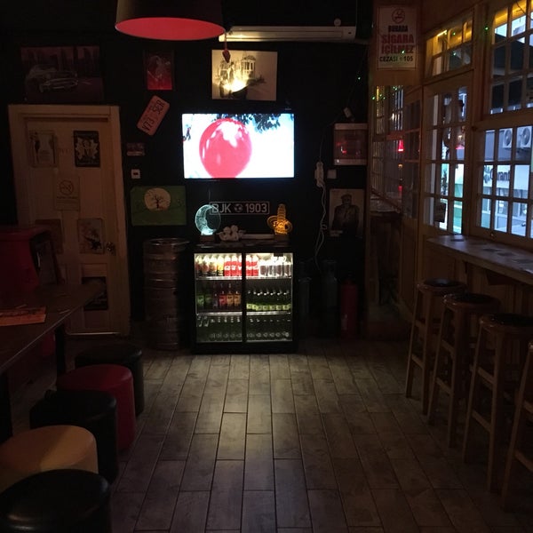1/27/2018 tarihinde cafe l.ziyaretçi tarafından Cafe Luck Pub'de çekilen fotoğraf
