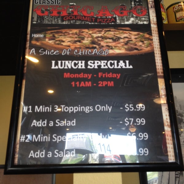 Das Foto wurde bei Classic Chicago&#39;s Gourmet Pizza von David L. am 5/6/2014 aufgenommen