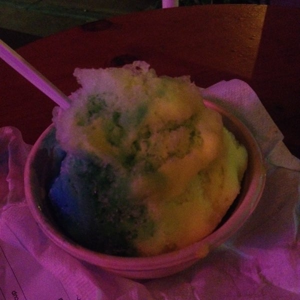 Photo taken at Local Boys Shave Ice - Kihei by Erica B. on 9/18/2014
