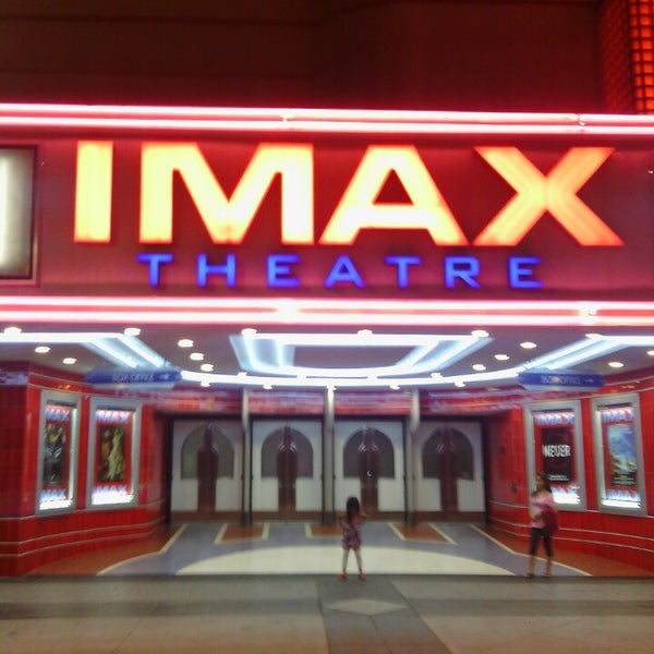 Foto scattata a Esquire IMAX Theatre da Nina S. il 6/30/2013