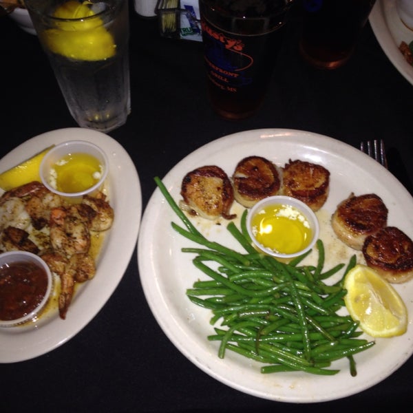 I selected one of the specials for the evening, Bacon Wrapped Sea Scallops & blackened shrimp, paired with a Southern Pecan Ale by Lazy Magnolia. An enjoyable experience including excellent service.