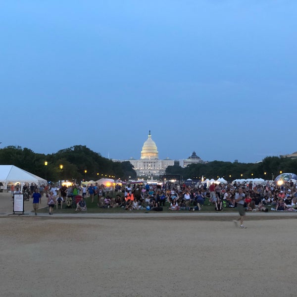 Foto diambil di National Mall oleh Jay S. pada 7/21/2019