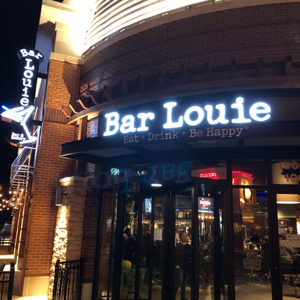 3/4/2018 tarihinde Jay S.ziyaretçi tarafından Bar Louie'de çekilen fotoğraf