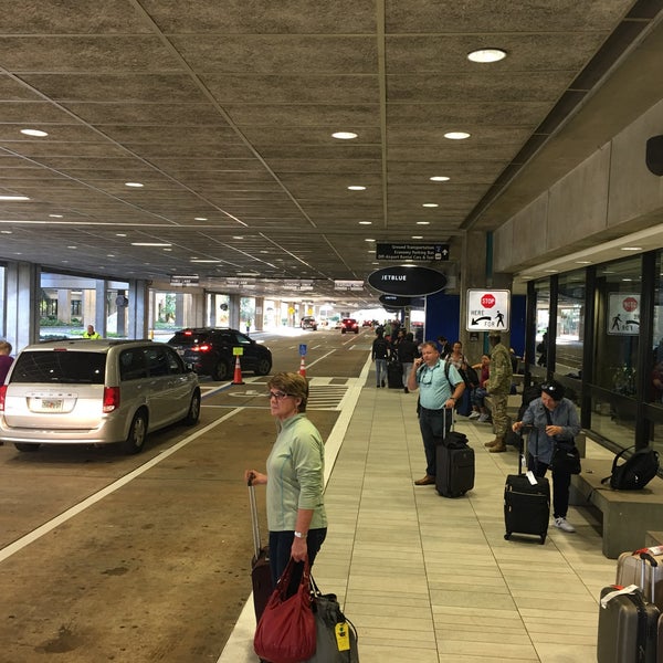 Photo taken at Tampa International Airport (TPA) by Jay S. on 12/19/2017