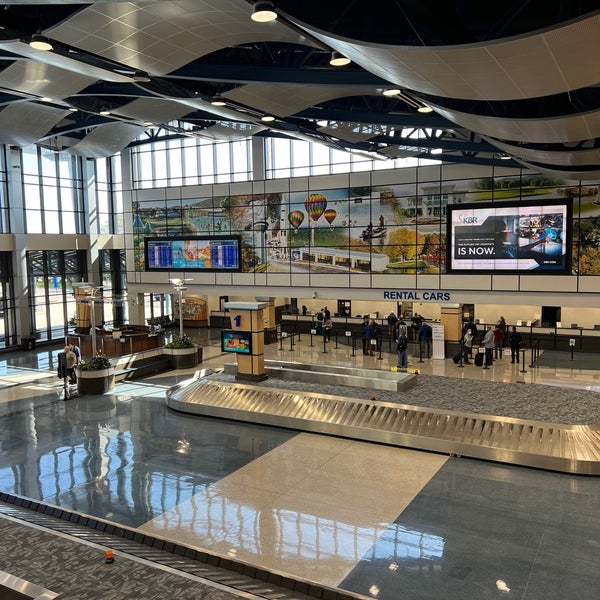 Foto diambil di Huntsville International Airport (HSV) oleh Jay S. pada 4/19/2022
