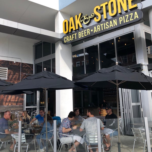 12/27/2019 tarihinde Jay S.ziyaretçi tarafından Oak &amp; Stone Saint Petersburg, Florida 33701'de çekilen fotoğraf