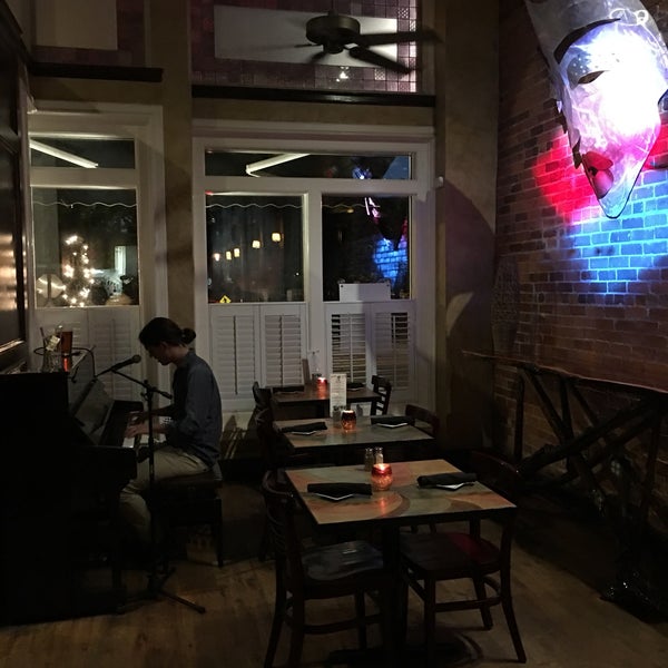 5/4/2017 tarihinde Jay S.ziyaretçi tarafından The Peak City Grill &amp; Bar'de çekilen fotoğraf