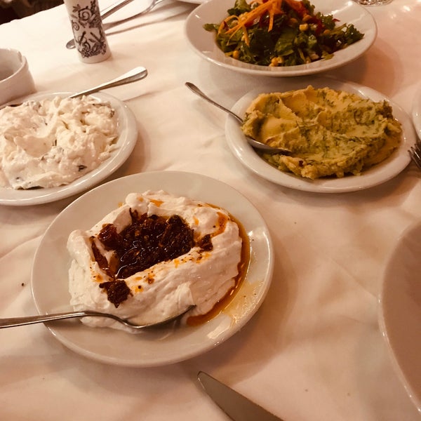 Das Foto wurde bei İstasyon Restaurant von N.Y ş. am 10/29/2020 aufgenommen