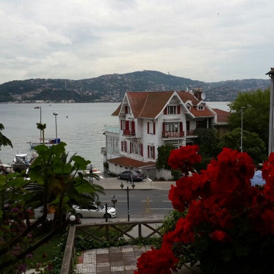 Foto tomada en Villa Balık  por Orhan P. el 5/31/2014