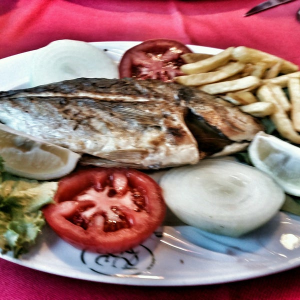 9/13/2016에 Bilal Ç.님이 Anatolia Restaurant İzmir Cafe Restaurant에서 찍은 사진
