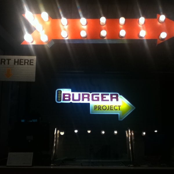 10/8/2013에 Aubrey H.님이 BRGR: The Burger Project에서 찍은 사진