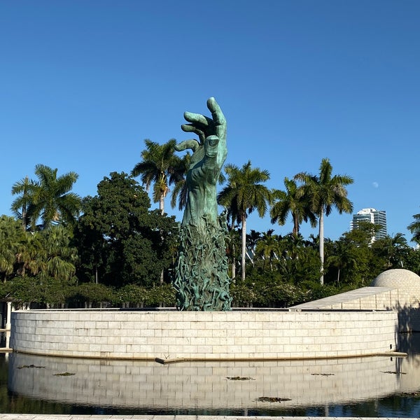 Photo taken at Holocaust Memorial of the Greater Miami Jewish Federation by Guilherme 梅. on 12/7/2019