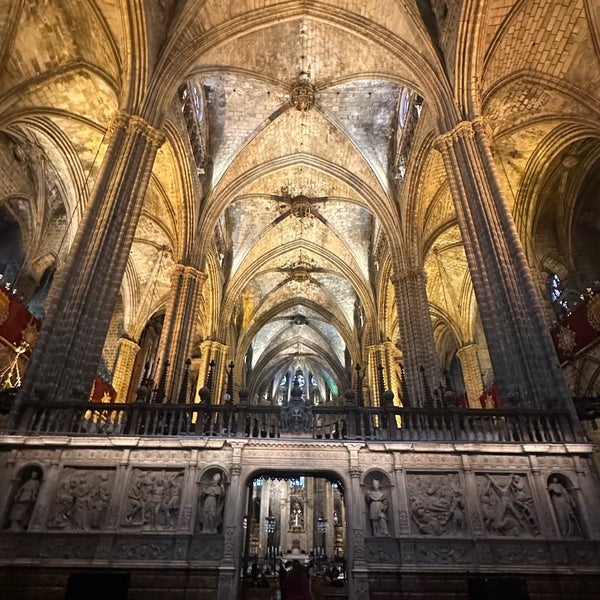 รูปภาพถ่ายที่ Catedral de la Santa Creu i Santa Eulàlia โดย Guilherme 梅. เมื่อ 12/29/2023