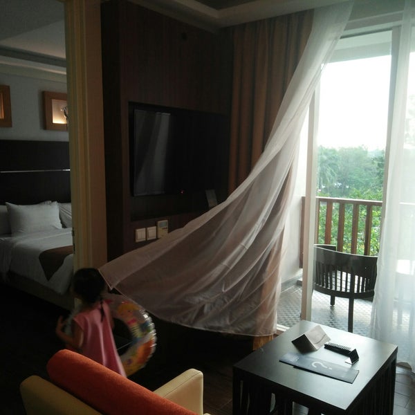 Foto diambil di Aston Bogor Hotel &amp; Resort oleh ASE pada 6/16/2018