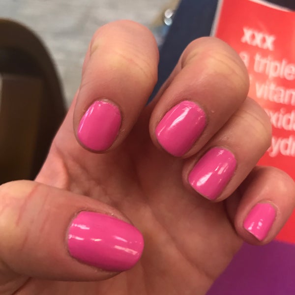 They have wine that you can pay for as an add on. Their manicure lasted me 6 days without chips (see pic day 6), which is really good for me! No smudges etc. and super clean.