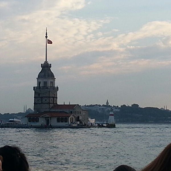รูปภาพถ่ายที่ Kız Kulesi โดย Yasmin💐👰 A. เมื่อ 6/30/2013