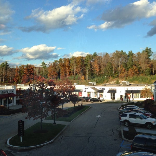 About Lee Premium Outlets® A Shopping Center In Lee, MA A Simon Property |  