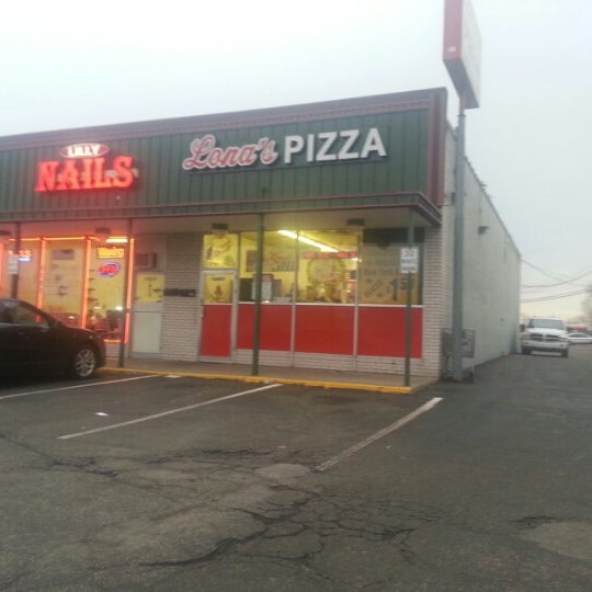 Lona's Pizza (Now Closed) Dearborn Heights, MI