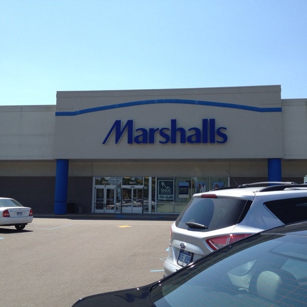 I found the viral bags @Marshalls 👻🖤🙌 #marshalls