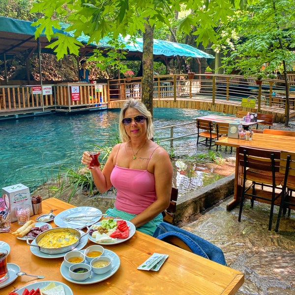 Foto tirada no(a) Yuvarlakçay Çınar Restaurant&amp;Butik Otel por Serap em 6/12/2022
