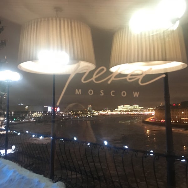 2/10/2017 tarihinde Ksushanyaziyaretçi tarafından Ресторан &amp; Lounge «Река»'de çekilen fotoğraf