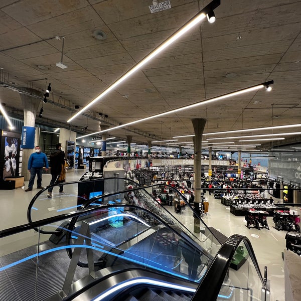 Adidas top outlet erlangen