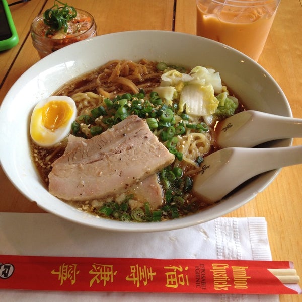Foto tirada no(a) Boru Noodle Bar por Gwen C. em 1/31/2014