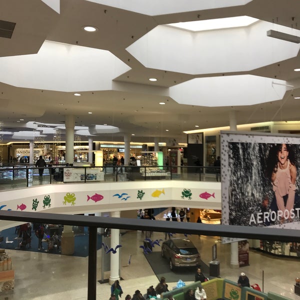 12/9/2017에 Melissa B.님이 Southlake Mall에서 찍은 사진