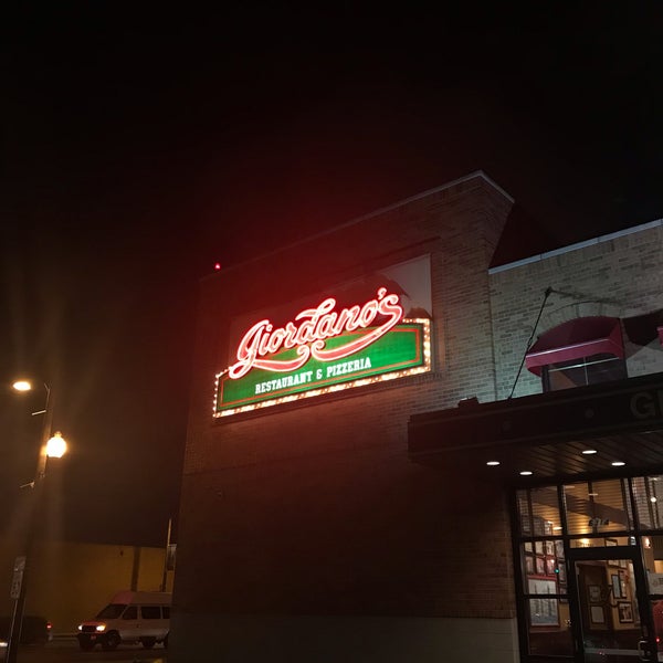 Photo taken at Giordano&#39;s by Melissa B. on 10/13/2018