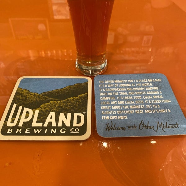 Foto tirada no(a) Upland Brewing Company Tap House por Melissa B. em 2/1/2020