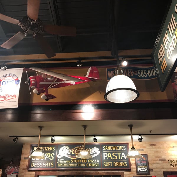Photo taken at Giordano&#39;s by Melissa B. on 3/24/2018