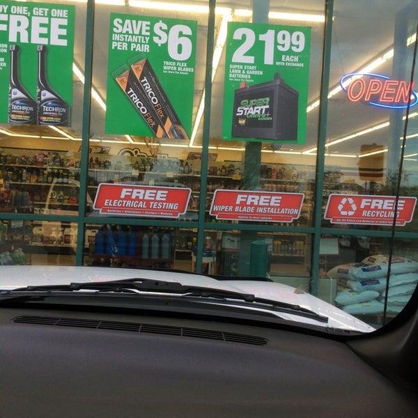 O'Reilly Auto Parts Partes y accesorios para automóviles en Downtown