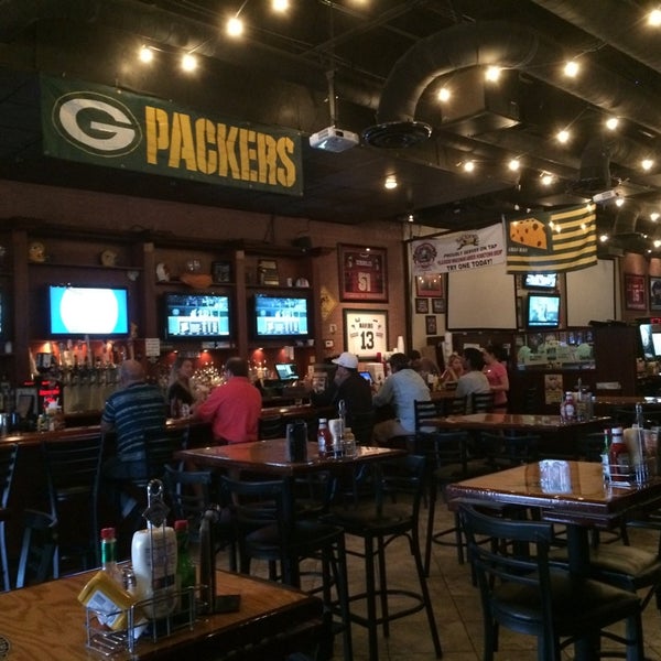 8/18/2014 tarihinde CentralTexas R.ziyaretçi tarafından Slackers Bar &amp; Grill'de çekilen fotoğraf