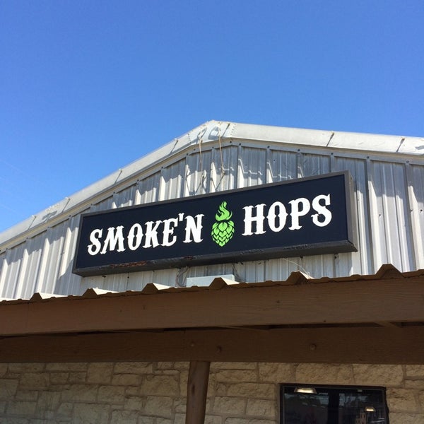 Photo taken at Smoke &#39;N Hops by CentralTexas R. on 5/15/2014