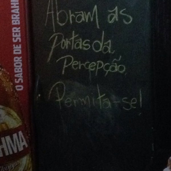 9/19/2014 tarihinde Andressa R.ziyaretçi tarafından Garrafas Bar'de çekilen fotoğraf