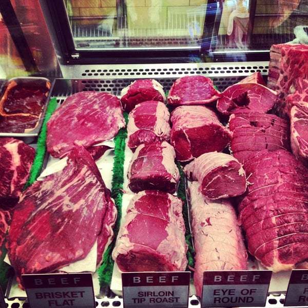 Foto scattata a Paulina Meat Market da David M. il 3/23/2013