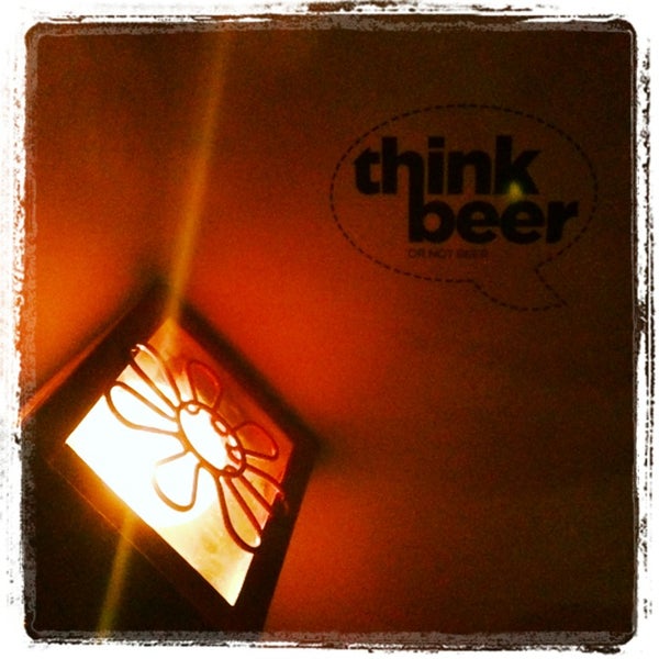 Foto tirada no(a) Think Beer por Thanos K. em 6/8/2013