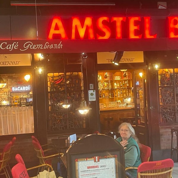 Das Foto wurde bei Café Rembrandt von Cynthia R. am 3/20/2022 aufgenommen